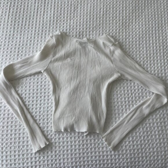 Princess Polly - Cream Ribbed Cropped Longsleeve Shirt - Picture 2 of 3